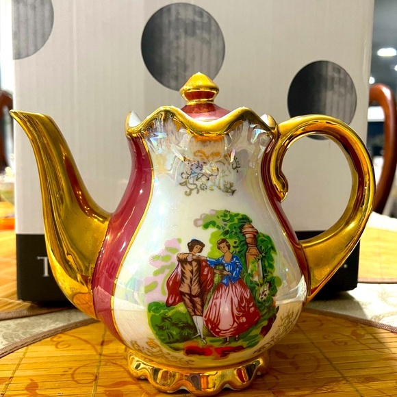 Imperial Design Czechoslovakian Porcelain GOLD Tea Pot & 2 Footed Tea Cups.